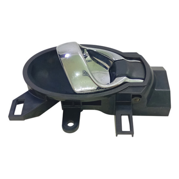 Maçaneta Interna Porta Dianteira Direita Nissan Versa 2016 Cromado Dianteira