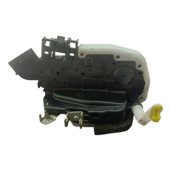 Fechadura Porta Dianteira Esquerda Nissan Versa 2016